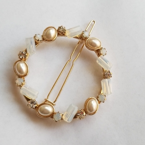 Anthropologie Pearled Circle Hair Clip - Picture 2 of 3